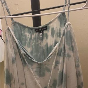 woman’s sea green cropped shirt